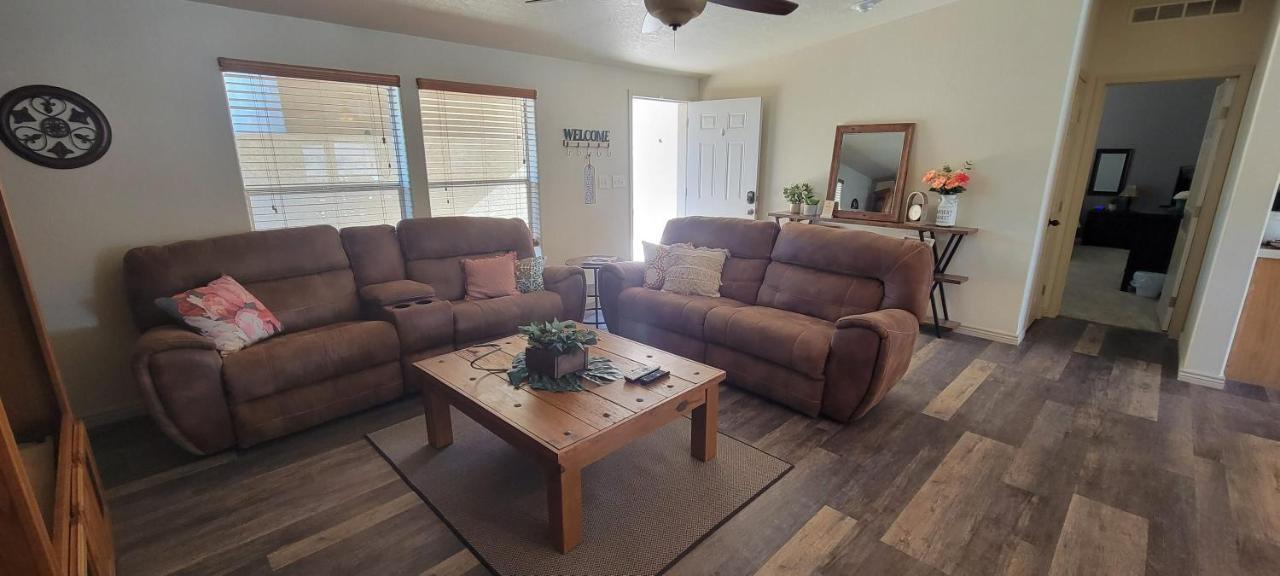 Parker Strip Pool House With Game Room! Экстерьер фото